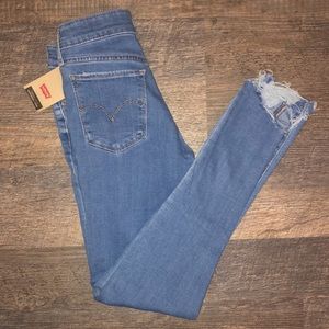 Levi’s 711 Skinny